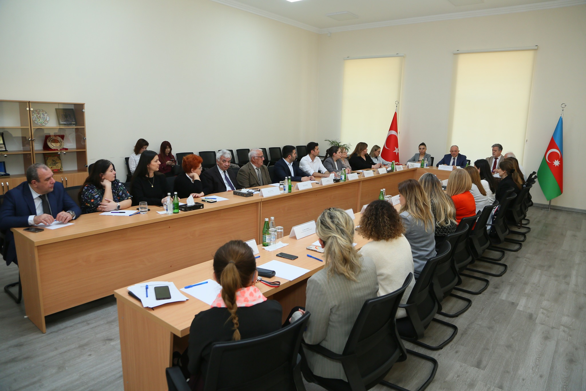 TAU-da “Ali təhsil müəssisələrində ingilis dili hazırlığı və tədrisi: problemlər, çağırışlar və müasir yanaşmalar” mövzusunda vorkşop keçirilib