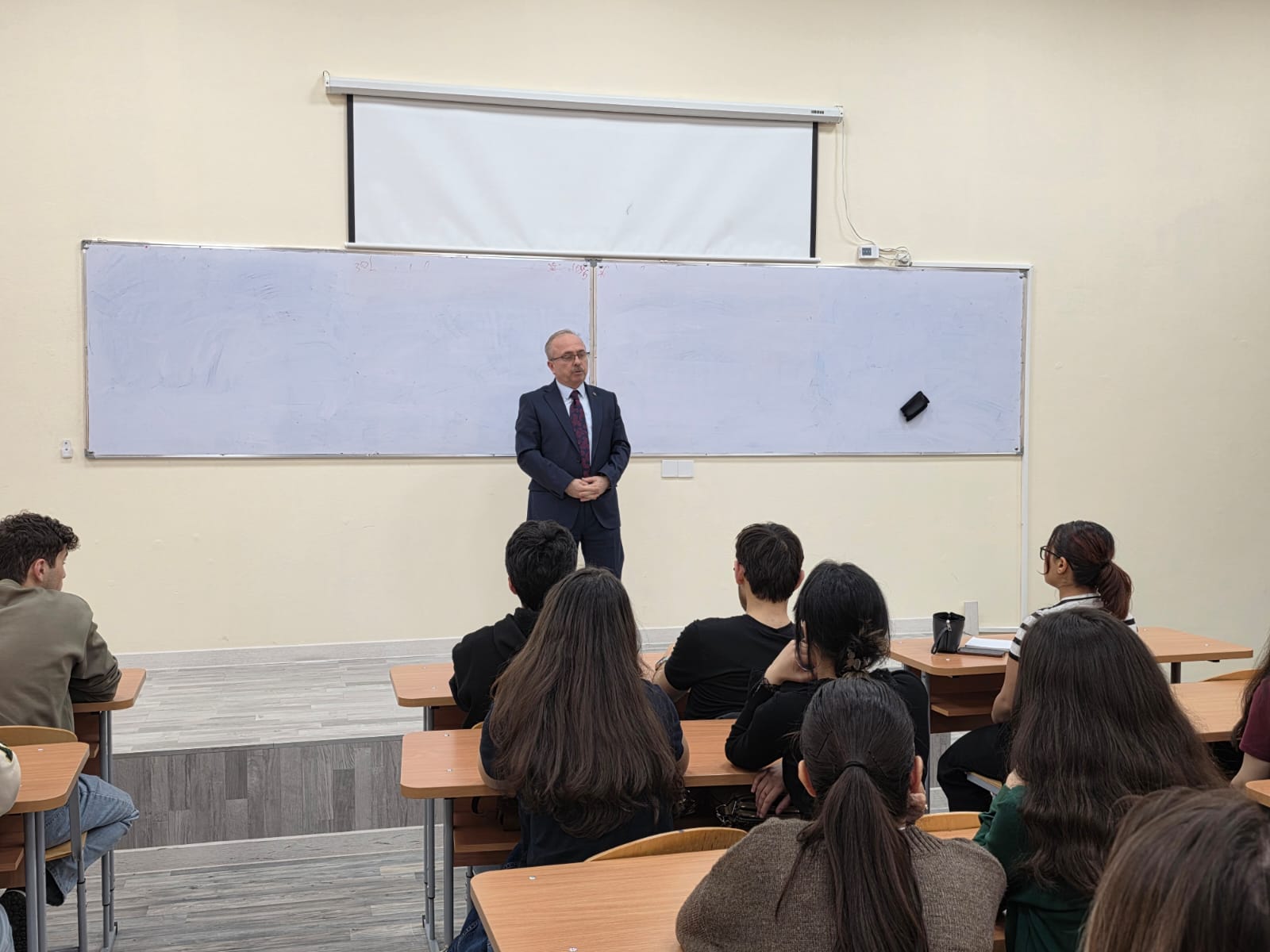 Türkiyənin Azərbaycandakı səfiri TAU tələbələrinə “Karyera planlaması” mövzusunda seminar keçib