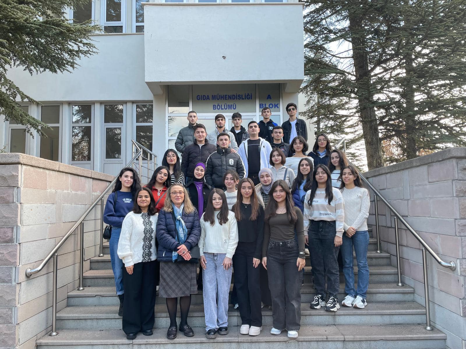 TAU-nun qida mühəndisliyi ixtisasında təhsil alan tələbələri Hacettepe Universitetində səfərdədir