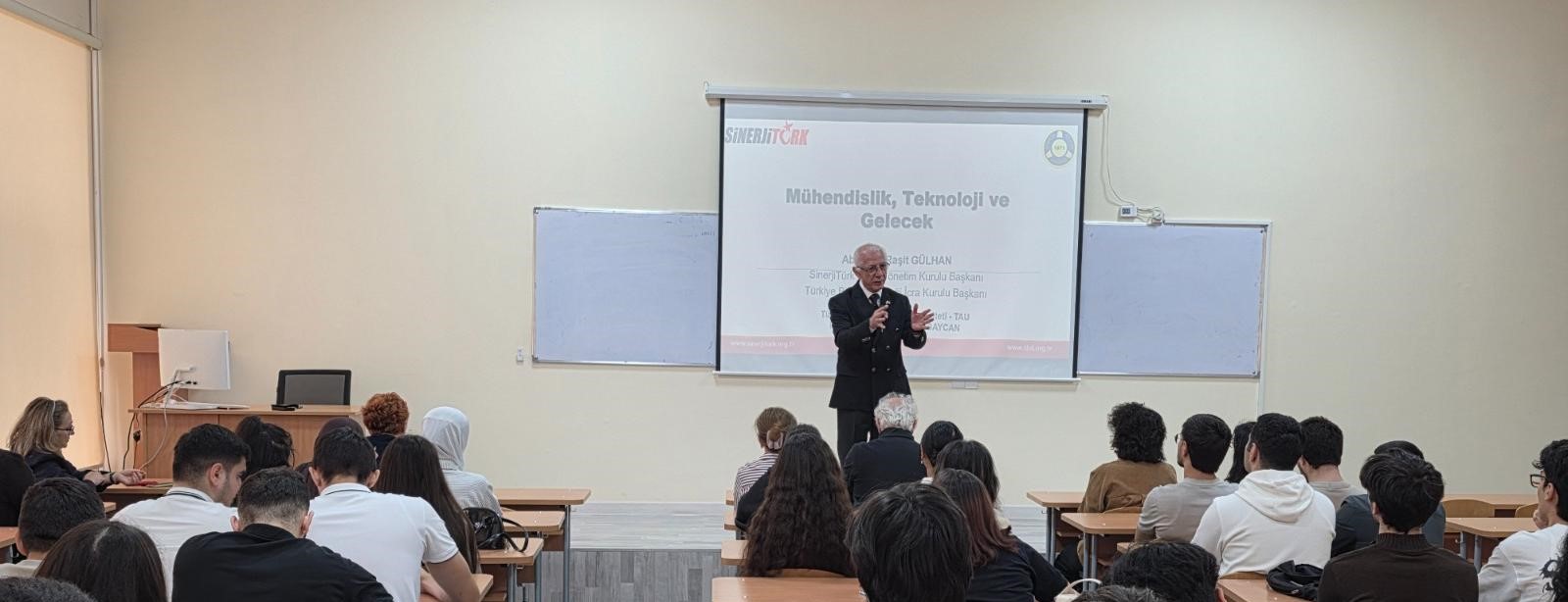 SİNERJİTÜRK Effektiv Biznes və Güc Birliyi Fondunun nümayəndəsi TAU tələbələrinə “Karyera planlaması” çərçivəsində seminar keçib