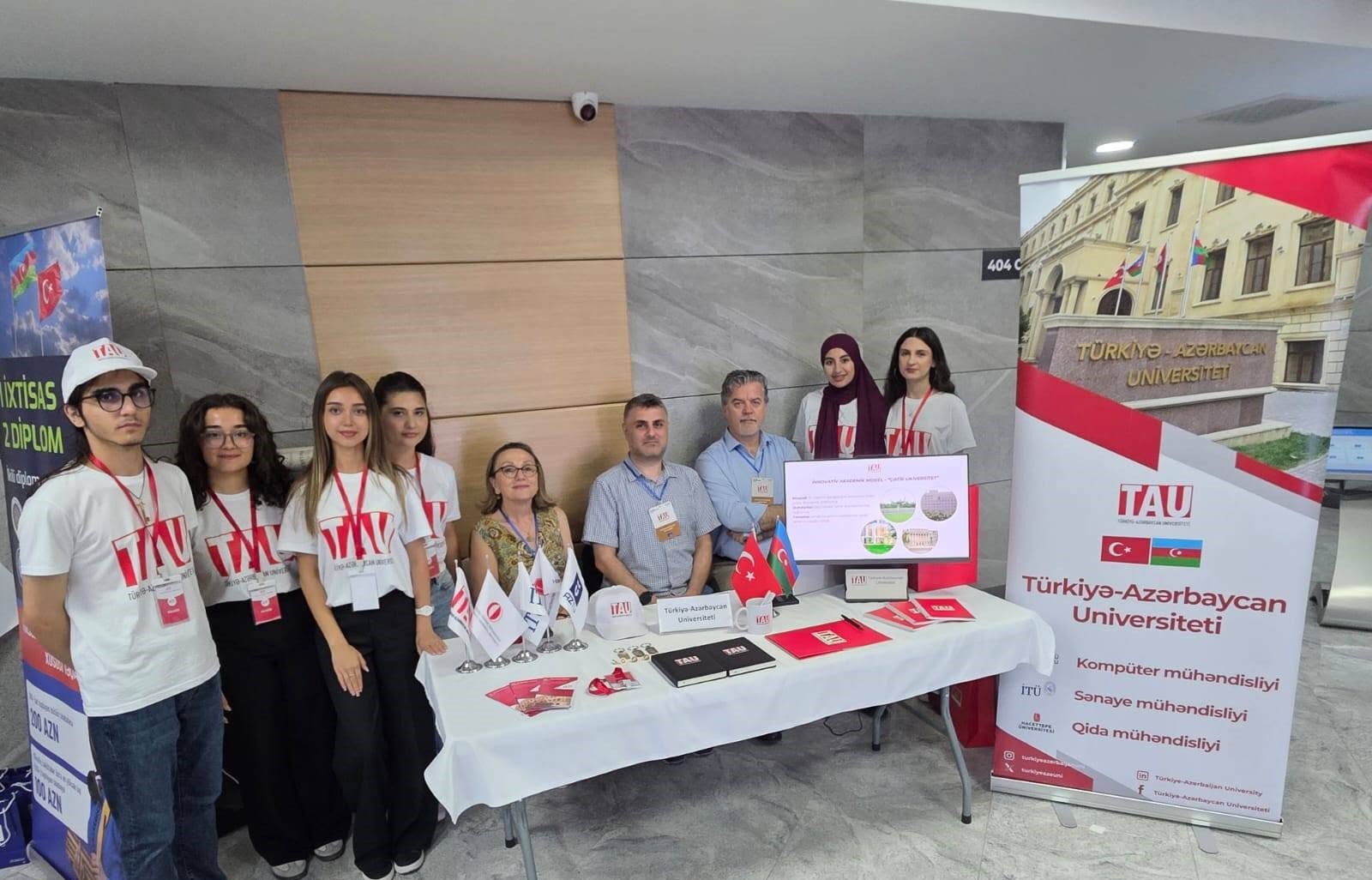 TAU nümayəndələri təhsil sərgisinin ikinci günündə də iştirak ediblər