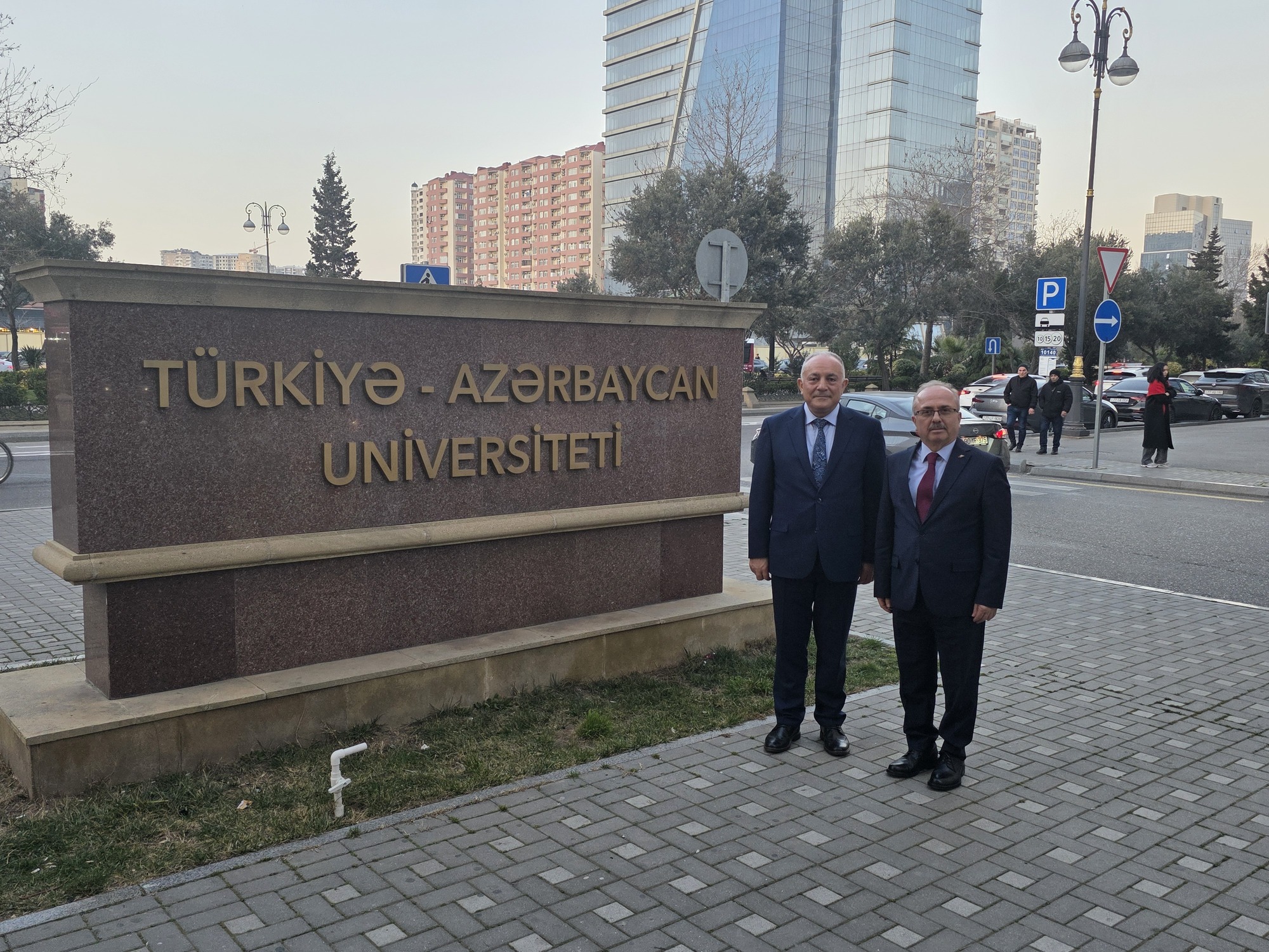 Türkiyənin Azərbaycandakı səfiri TAU-nu ziyarət edib