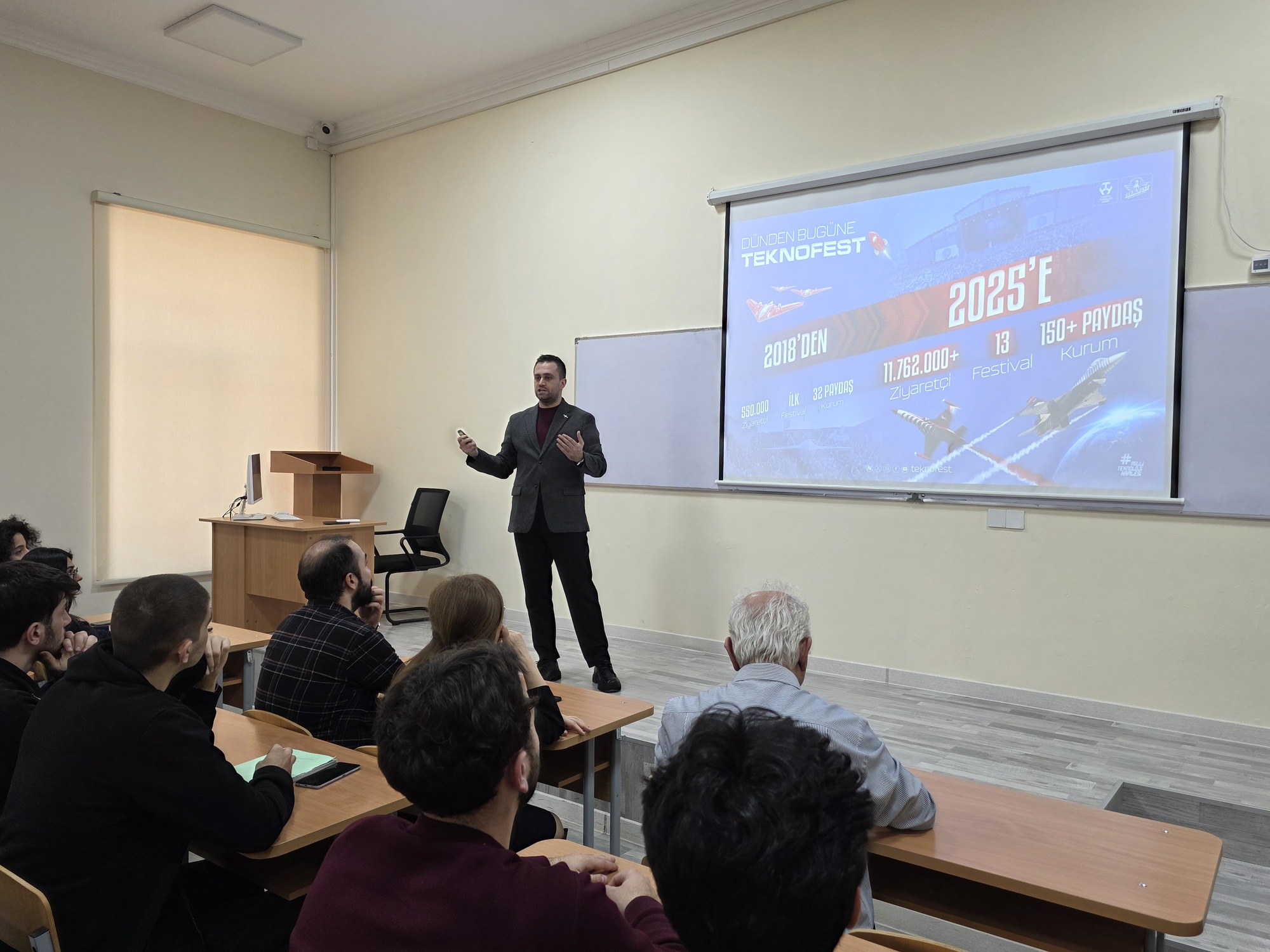 Türkiyə-Azərbaycan Universitetində “Teknofest 2026” ilə bağlı infosessiya keçirilib