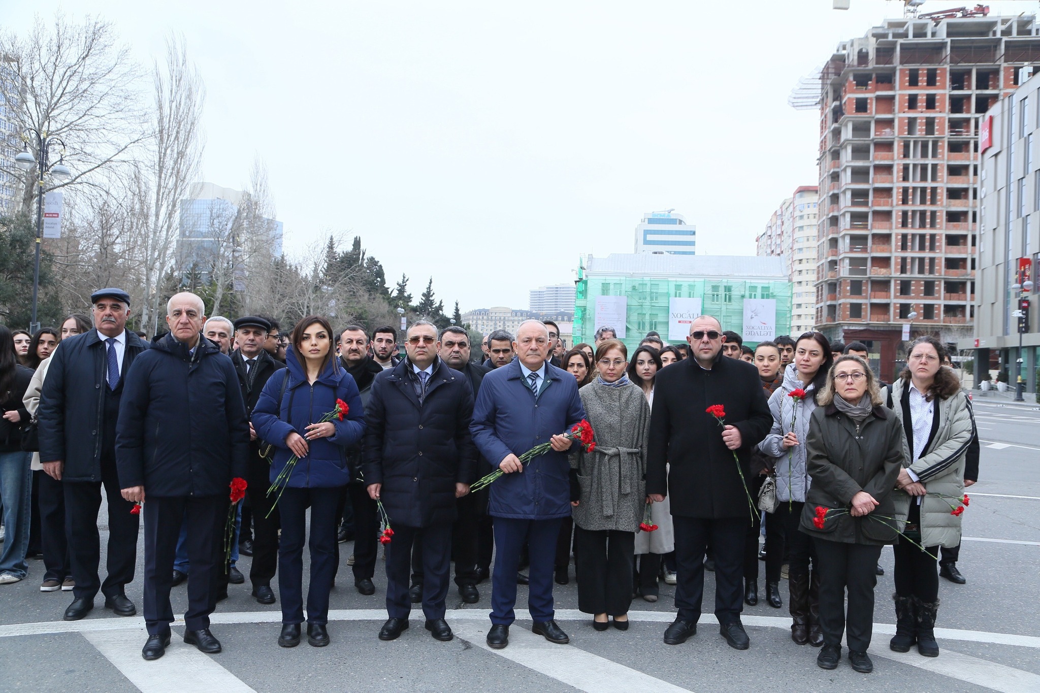 TAU və AzTU kollektivi Xocalı soyqırımı abidəsini ziyarət edib