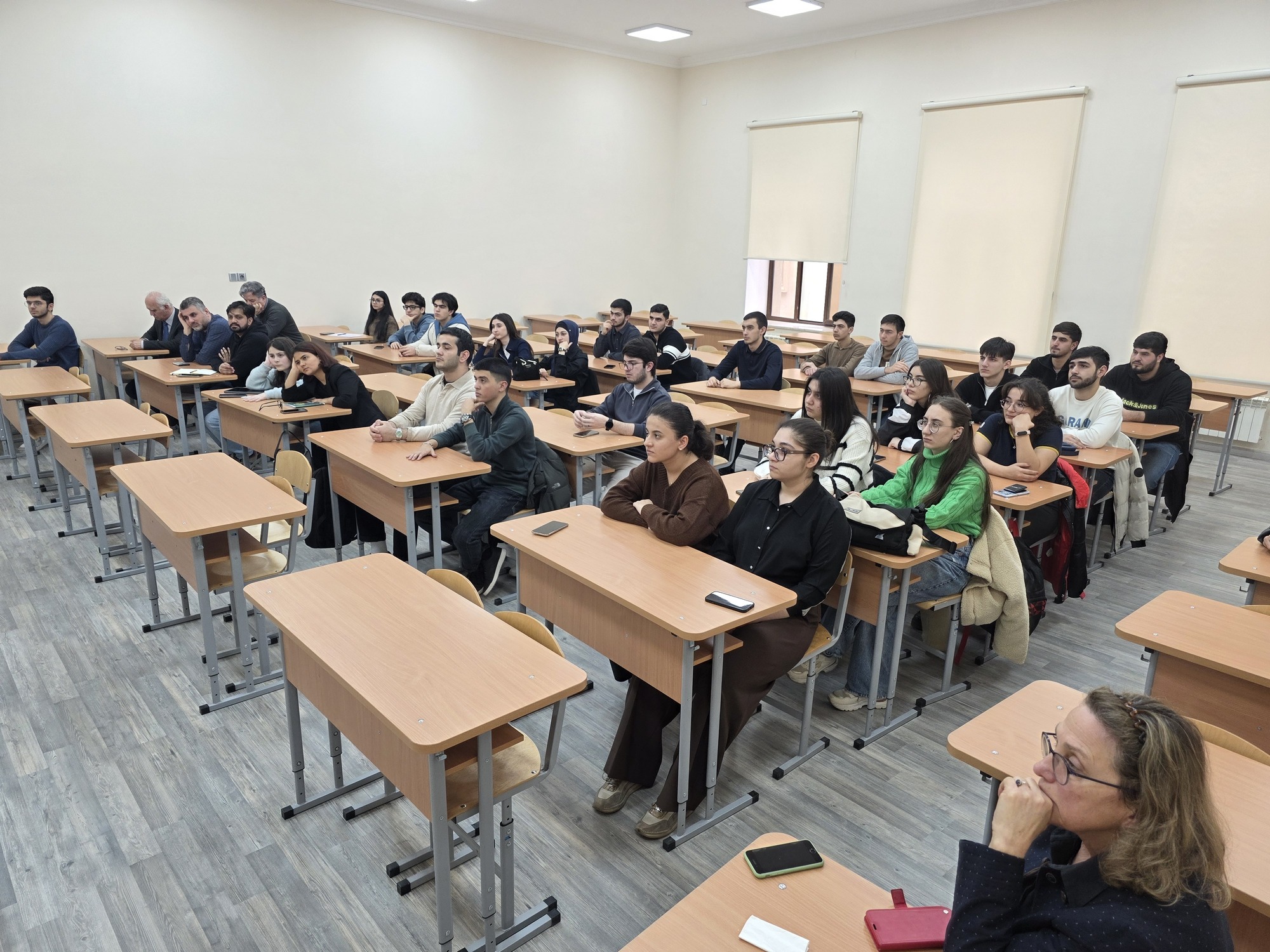 TAU-nun rektor əvəzi Vilayat Valiyev tələbələrə “Karyera planlaması” mövzusunda seminar keçib