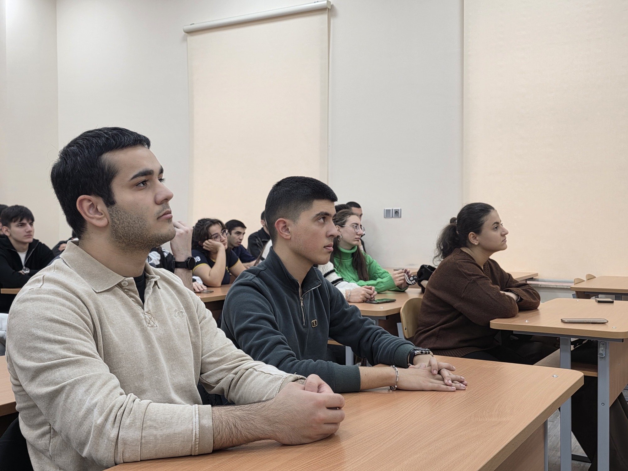 TAU-nun rektor əvəzi Vilayat Valiyev tələbələrə “Karyera planlaması” mövzusunda seminar keçib