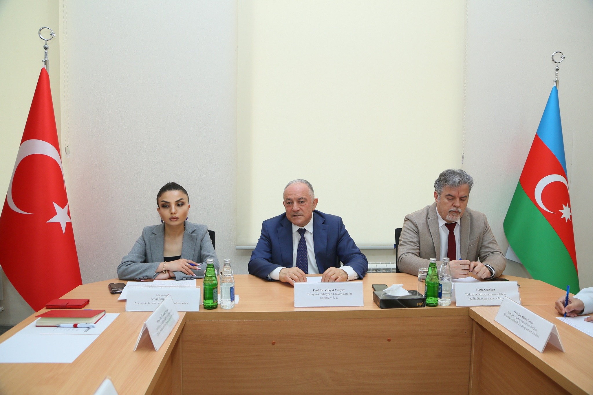 TAU-da “Ali təhsil müəssisələrində ingilis dili hazırlığı və tədrisi: problemlər, çağırışlar və müasir yanaşmalar” mövzusunda vorkşop keçirilib
