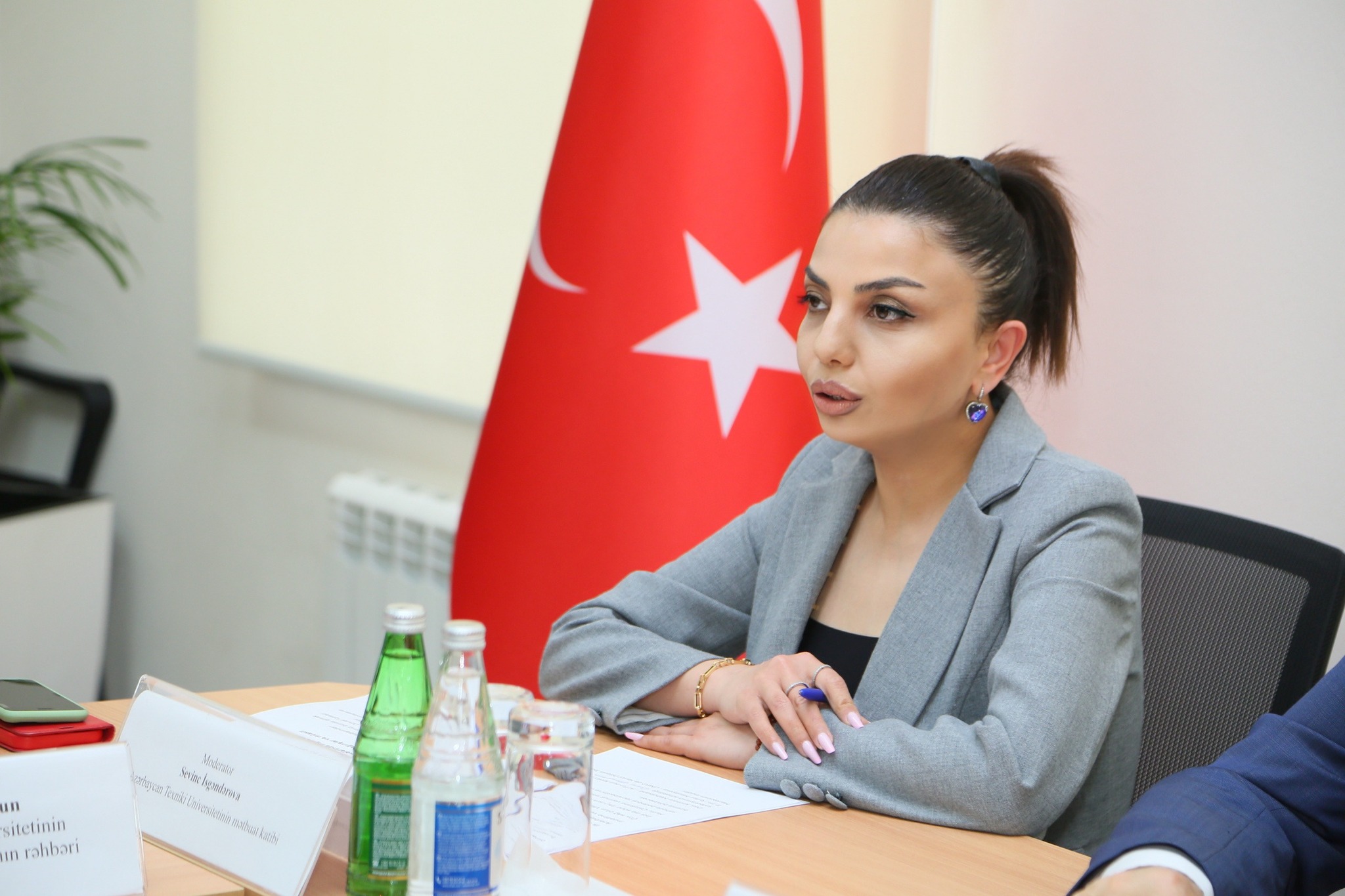 TAU-da “Ali təhsil müəssisələrində ingilis dili hazırlığı və tədrisi: problemlər, çağırışlar və müasir yanaşmalar” mövzusunda vorkşop keçirilib