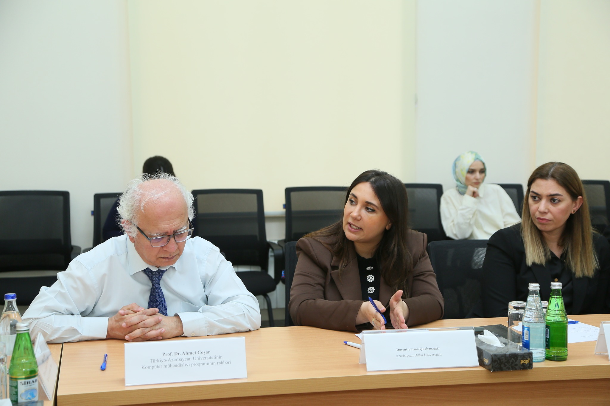 TAU-da “Ali təhsil müəssisələrində ingilis dili hazırlığı və tədrisi: problemlər, çağırışlar və müasir yanaşmalar” mövzusunda vorkşop keçirilib