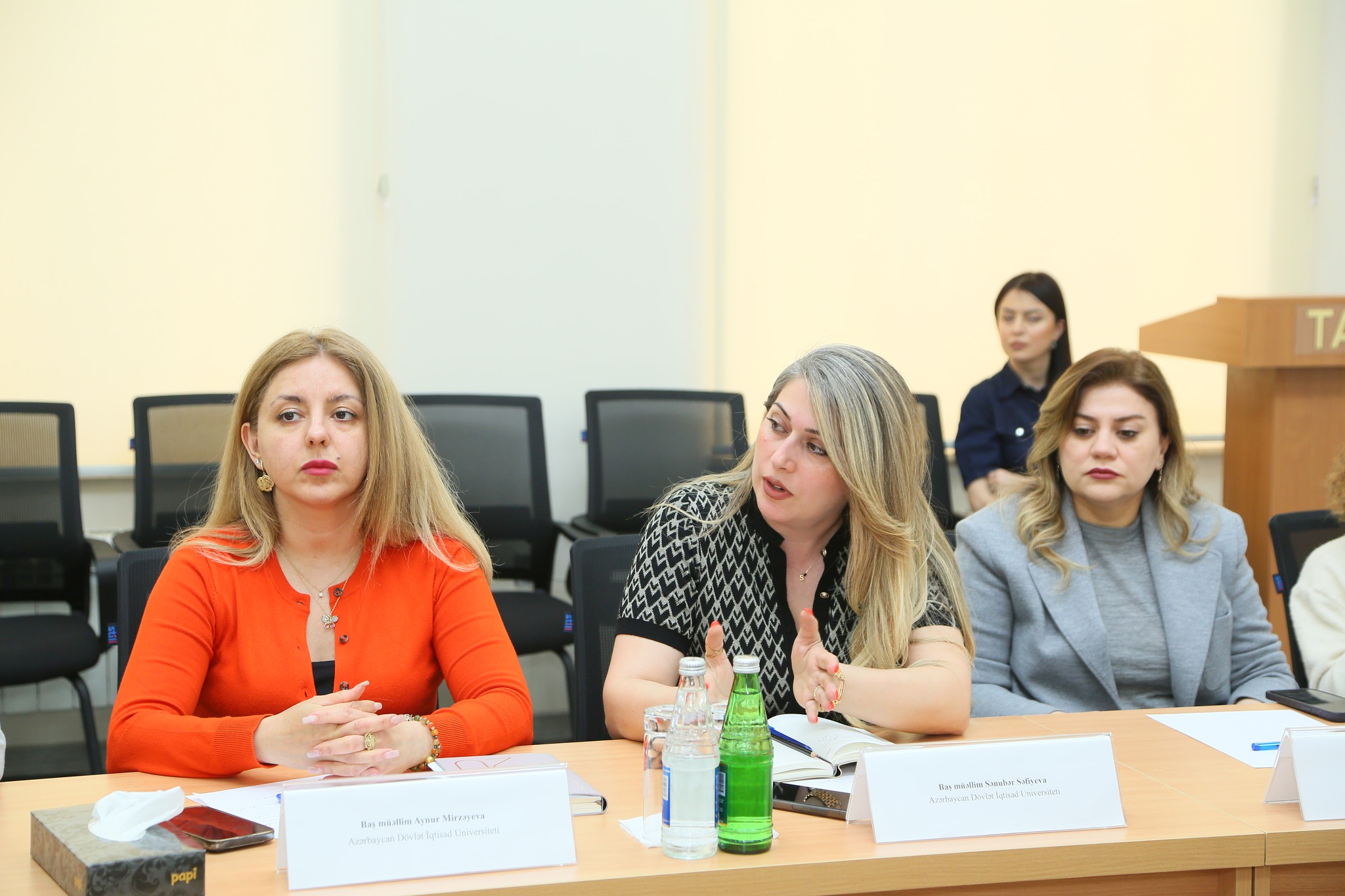 TAU-da “Ali təhsil müəssisələrində ingilis dili hazırlığı və tədrisi: problemlər, çağırışlar və müasir yanaşmalar” mövzusunda vorkşop keçirilib
