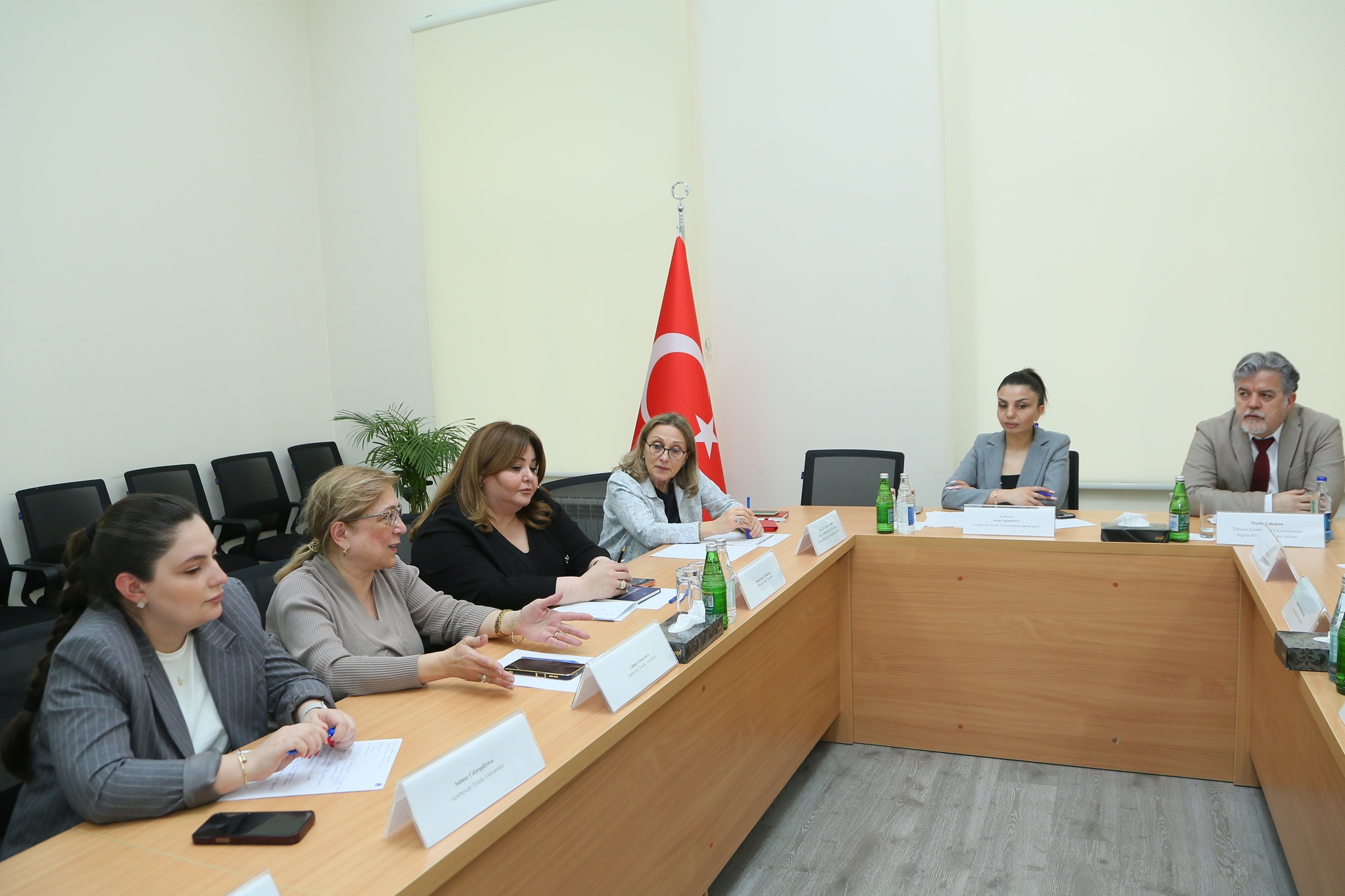 TAU-da “Ali təhsil müəssisələrində ingilis dili hazırlığı və tədrisi: problemlər, çağırışlar və müasir yanaşmalar” mövzusunda vorkşop keçirilib