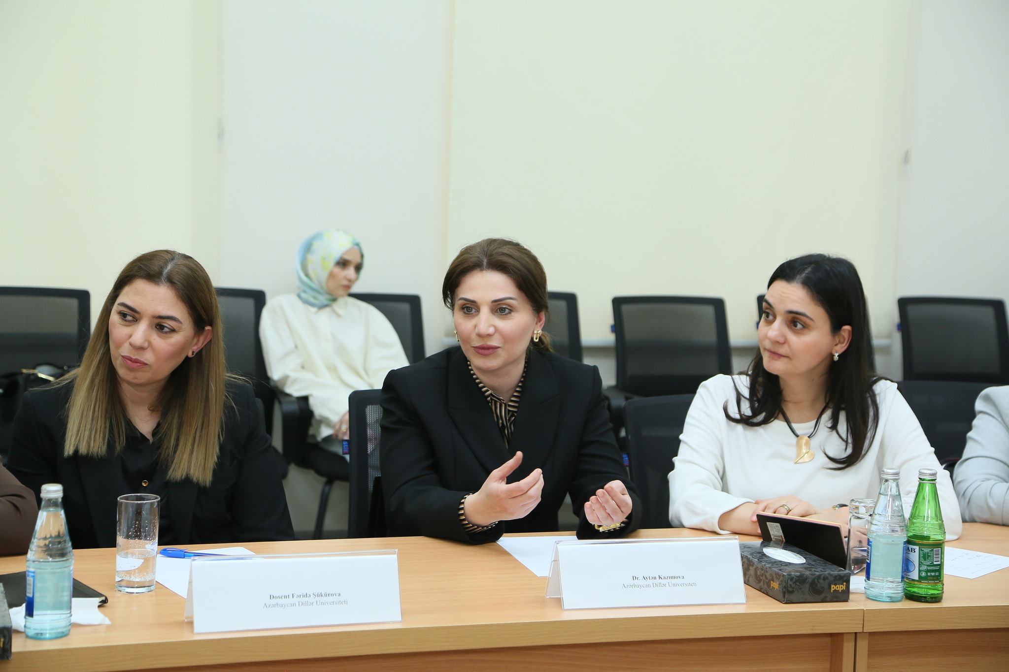 TAU-da “Ali təhsil müəssisələrində ingilis dili hazırlığı və tədrisi: problemlər, çağırışlar və müasir yanaşmalar” mövzusunda vorkşop keçirilib