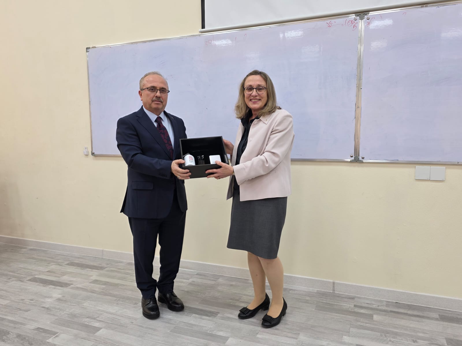 Türkiyənin Azərbaycandakı səfiri TAU tələbələrinə “Karyera planlaması” mövzusunda seminar keçib