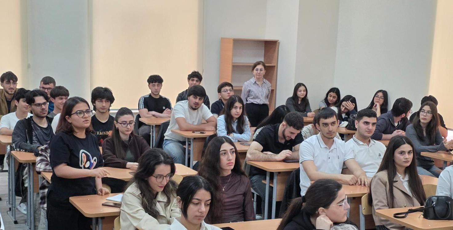 SİNERJİTÜRK Effektiv Biznes və Güc Birliyi Fondunun nümayəndəsi TAU tələbələrinə “Karyera planlaması” çərçivəsində seminar keçib