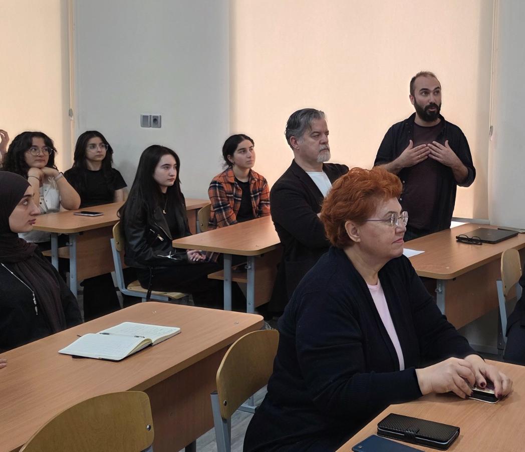 SİNERJİTÜRK Effektiv Biznes və Güc Birliyi Fondunun nümayəndəsi TAU tələbələrinə “Karyera planlaması” çərçivəsində seminar keçib