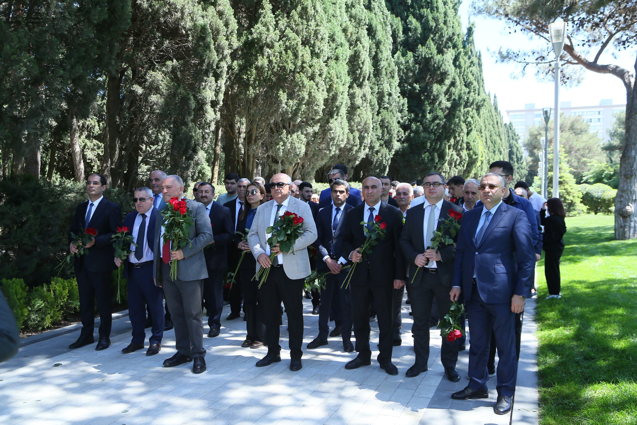 TAU və AzTU kollektivi Ulu Öndərin məzarını ziyarət ediblər