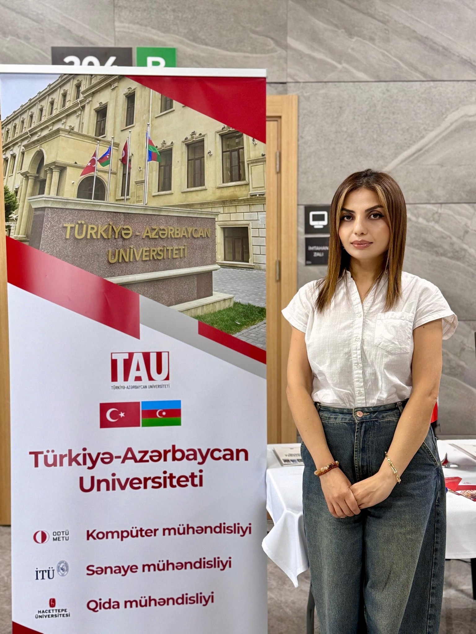 Ali təhsil müəssisələrinin sərgisi başa çatıb