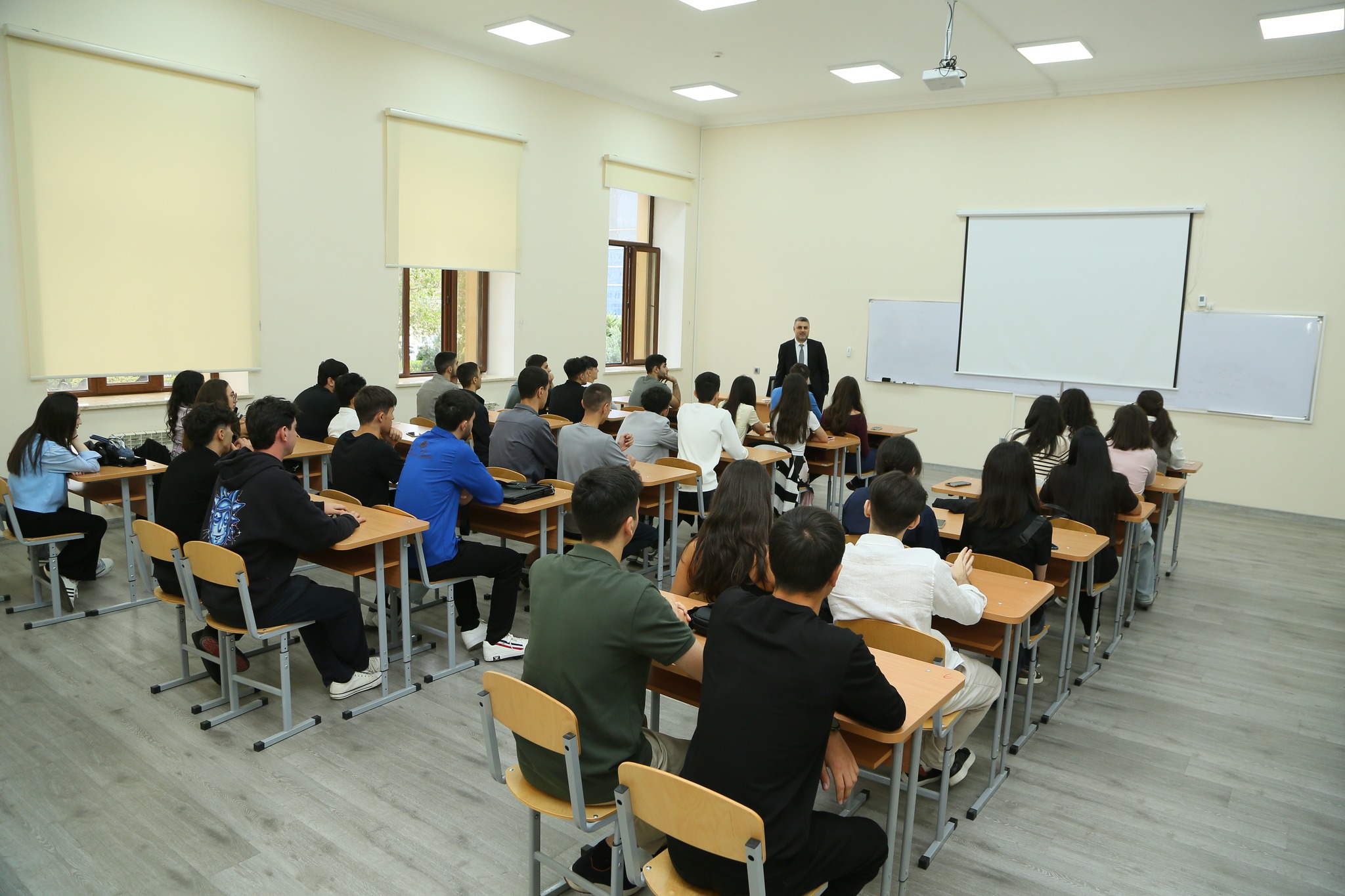 Türkiyə-Azərbaycan Universitetində Bilik Günü qeyd olunub