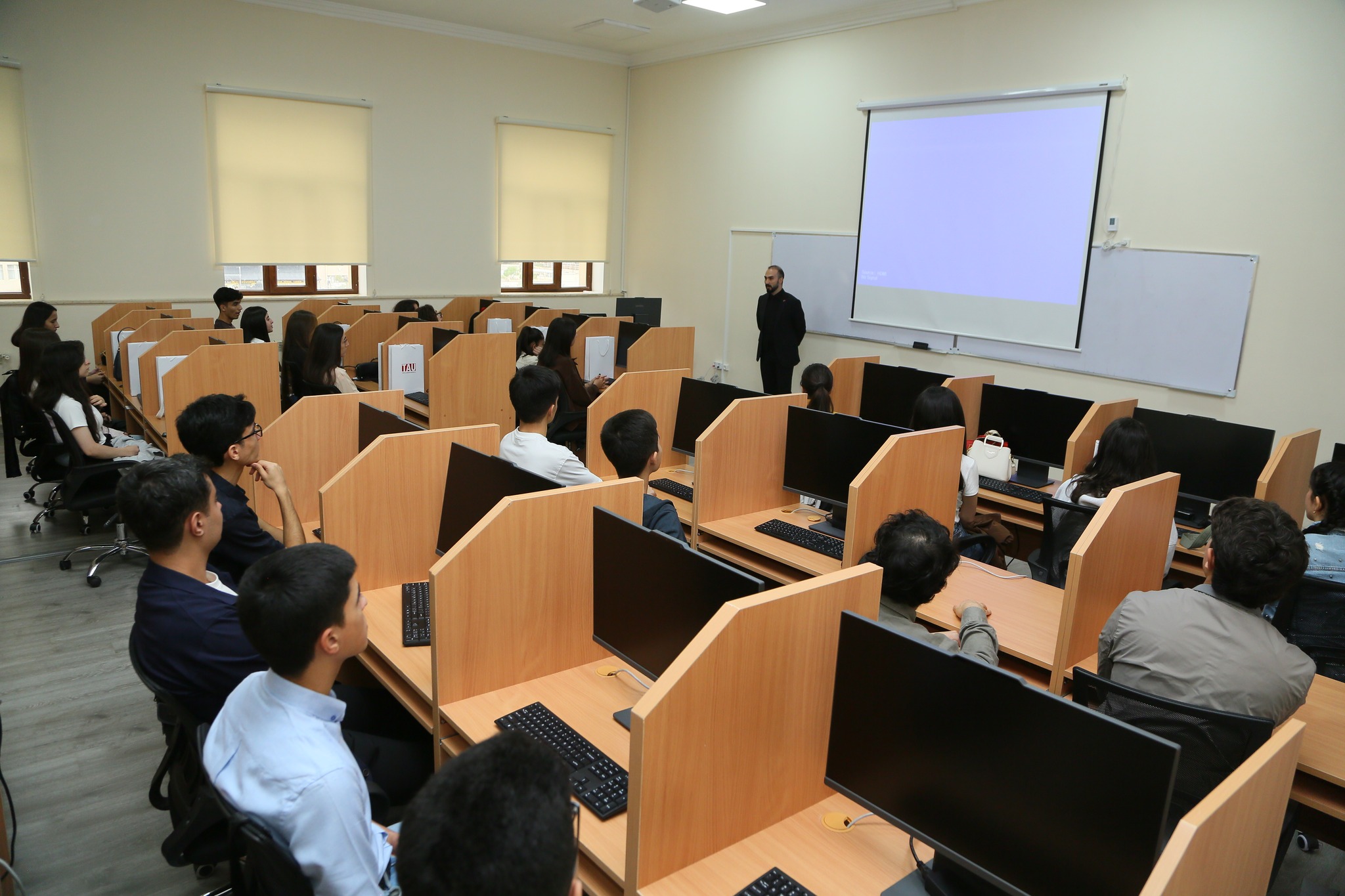 Türkiyə-Azərbaycan Universitetində Bilik Günü qeyd olunub