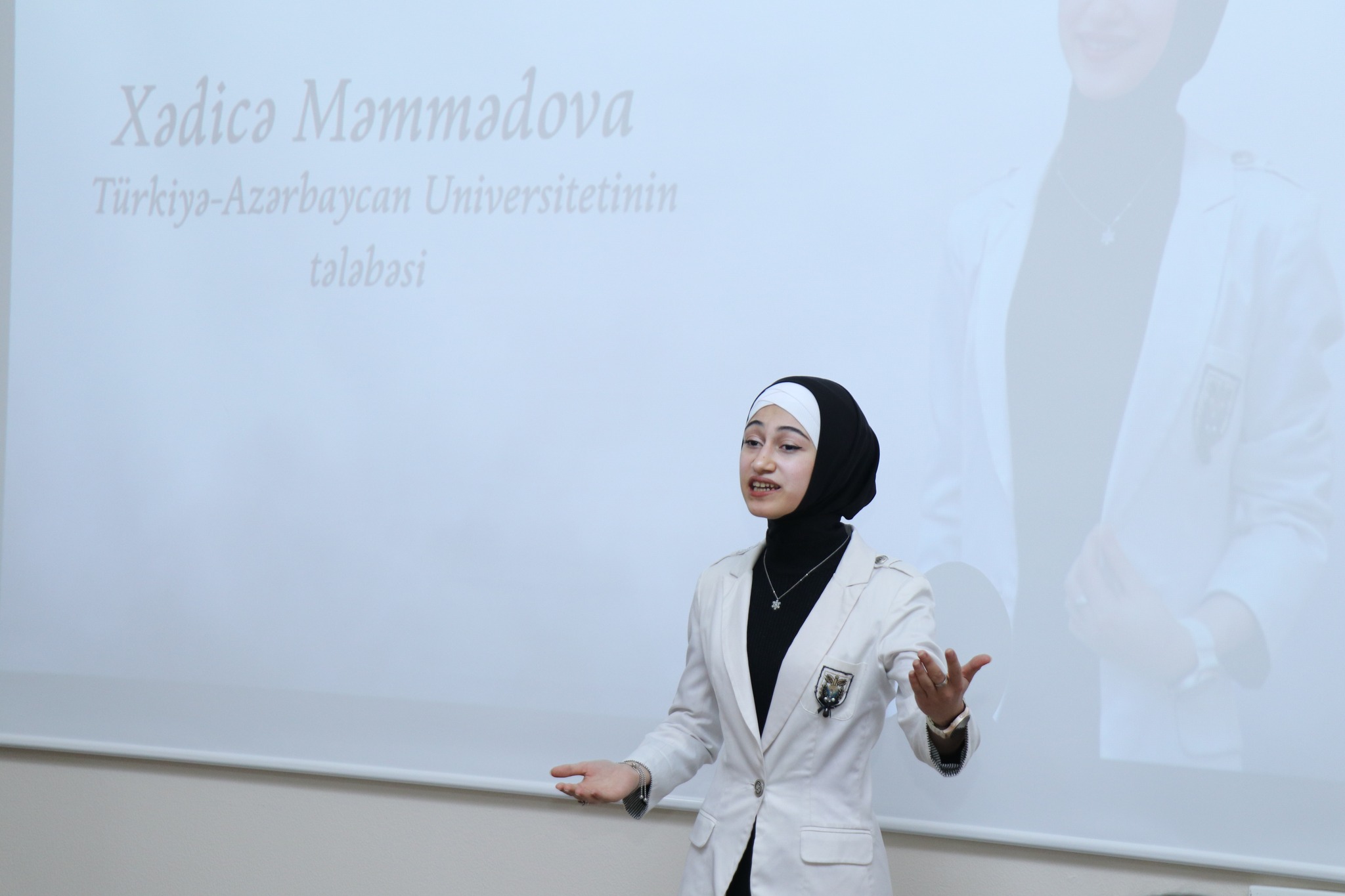 Türkiyə-Azərbaycan Universitetində Ümummilli Lider Heydər Əliyevin anım gününə həsr olunan tədbir keçirilib