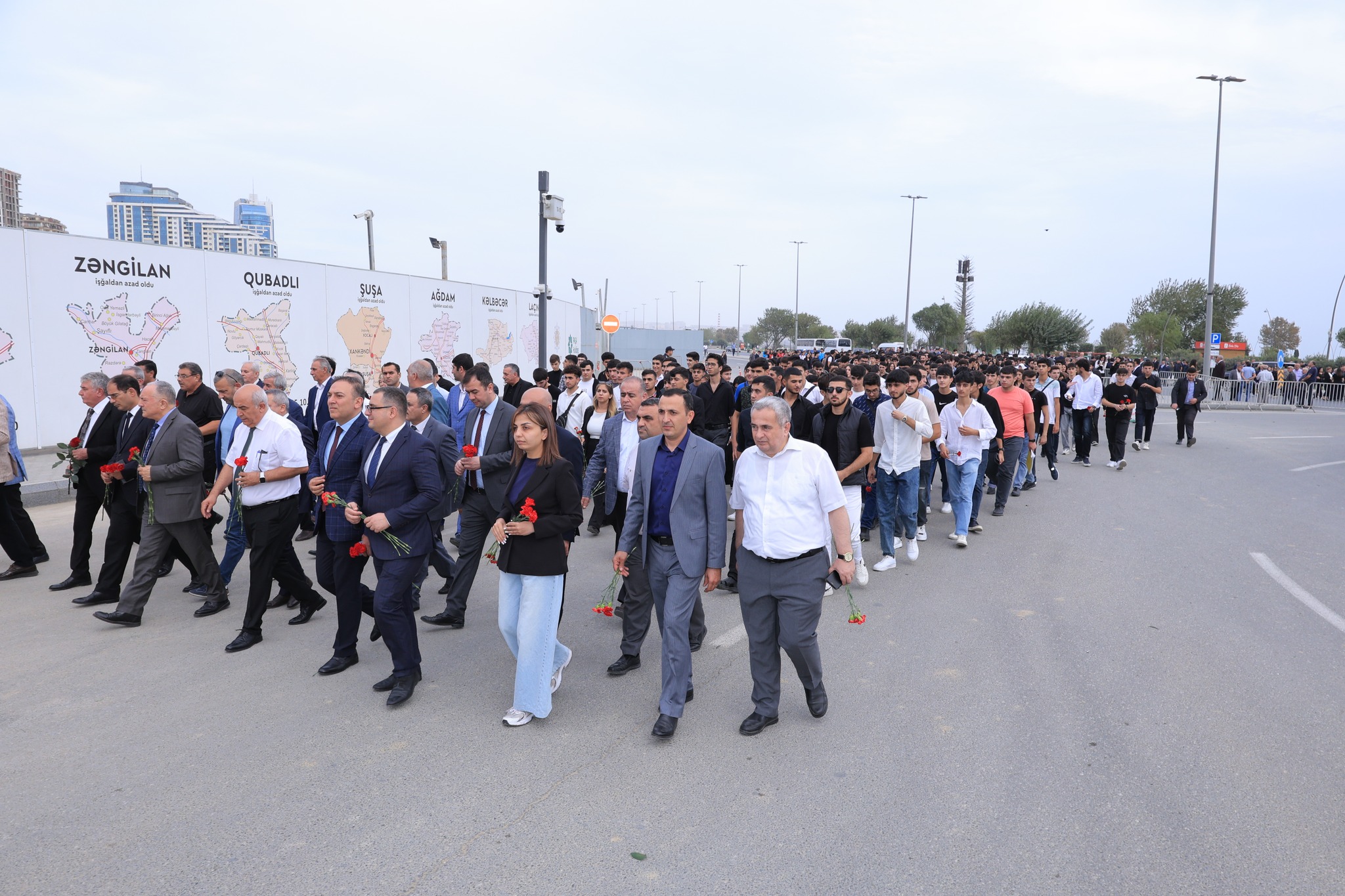 AzTU və TAU kollektivi Zəfər parkında olub