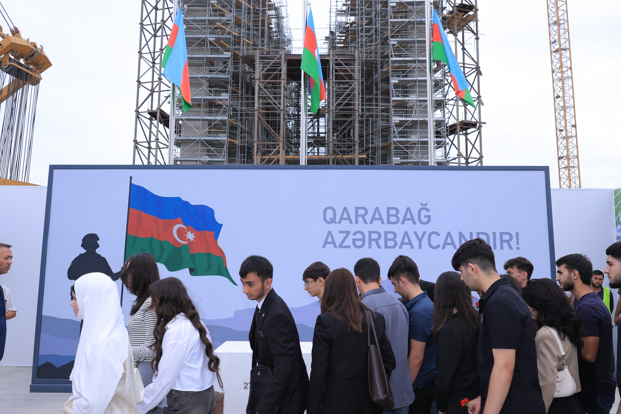 AzTU və TAU kollektivi Zəfər parkında olub