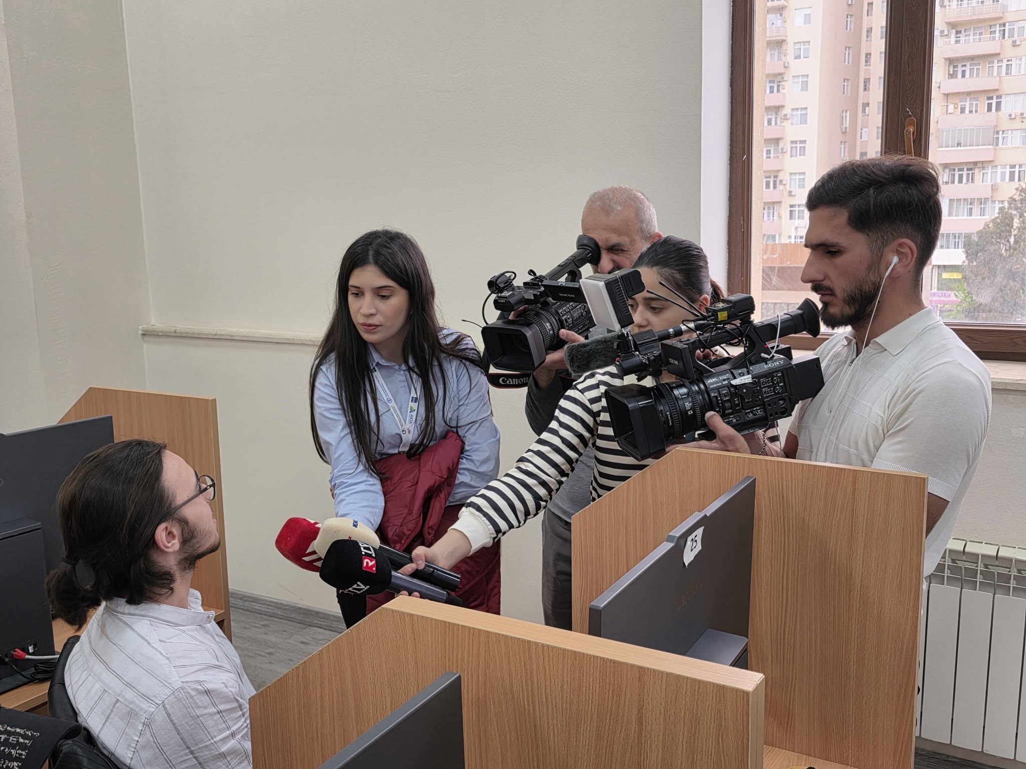 Türkiyə-Azərbaycan Universitetinin komandası media qarşısında