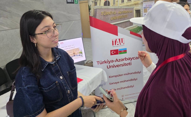 TAU nümayəndələri təhsil sərgisinin ikinci günündə də iştirak ediblər