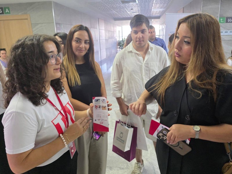 TAU nümayəndələri təhsil sərgisinin ikinci günündə də iştirak ediblər