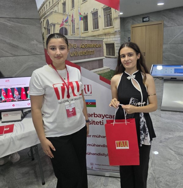 TAU nümayəndələri təhsil sərgisinin ikinci günündə də iştirak ediblər