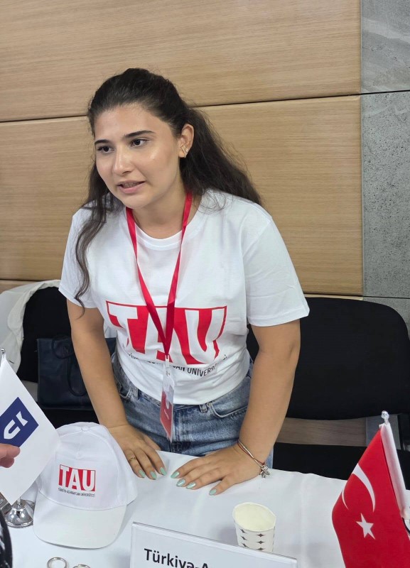 TAU nümayəndələri təhsil sərgisinin ikinci günündə də iştirak ediblər