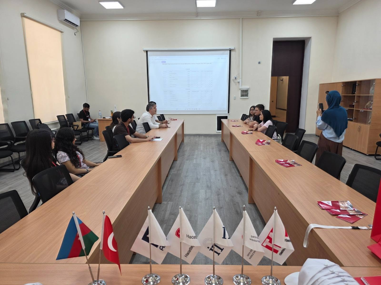 TAU-da abituriyentlər üçün “Açıq qapı” günü keçirilib